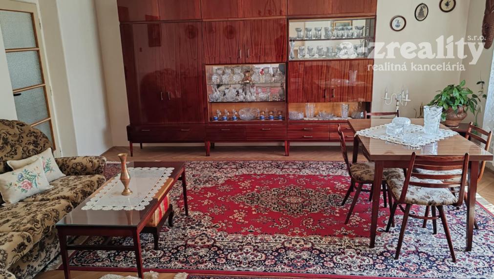 Na predaj rodinný dom s veľkou záhradou v Komárne