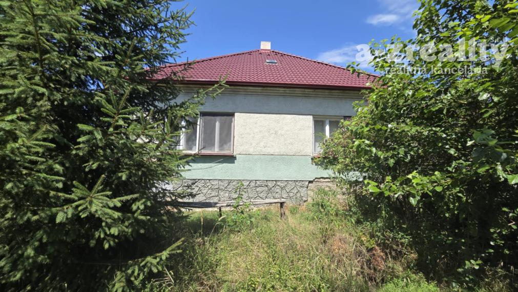 Výhodná ponuka!!!Na predaj dom na polosamote pri Svätom Petri