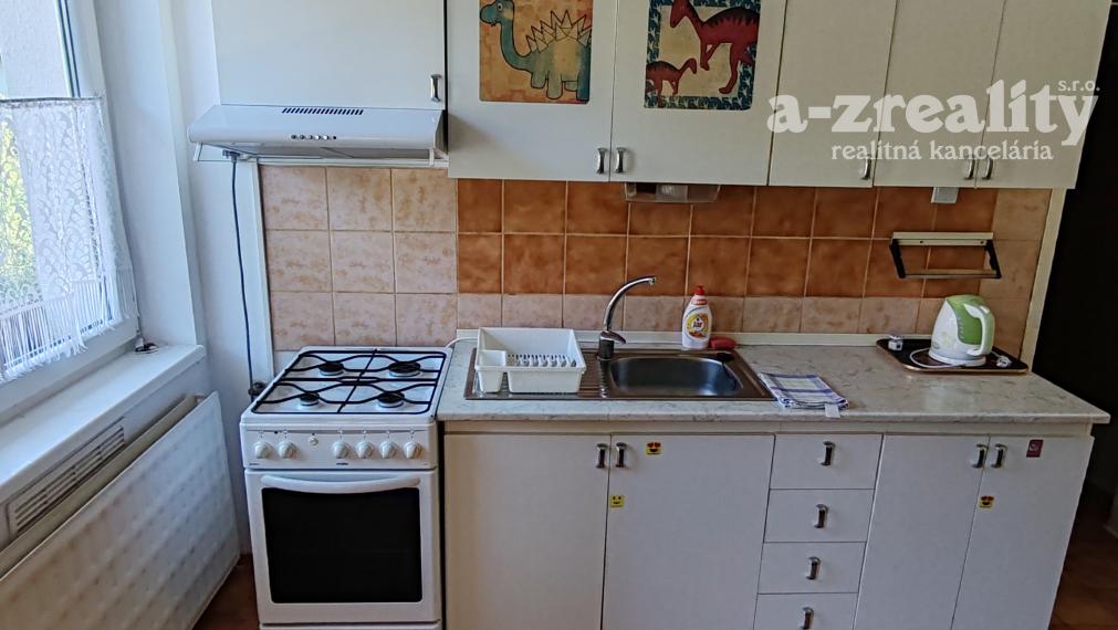 Znížená cena - polyfunkčná budova v centre Komárna na predaj