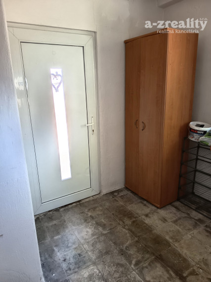 ZNÍŽENÁ CENA! Na predaj 4 izbový rodinný dom v Bánove