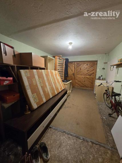 Ponúkame na predaj rodinný dom v Zlatnej na Ostrove