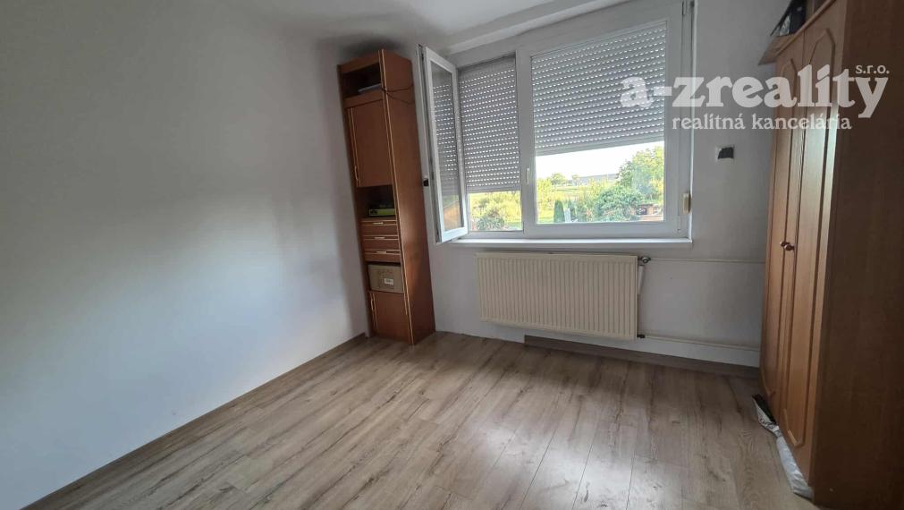 Ponúkame na predaj rodinný dom v Zlatnej na Ostrove