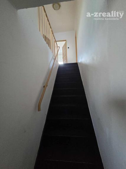 Ponúkame na predaj rodinný dom v Zlatnej na Ostrove