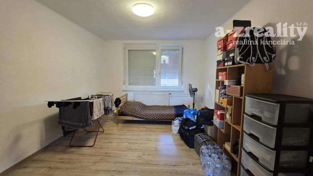 Ponúkame na predaj rodinný dom v Zlatnej na Ostrove