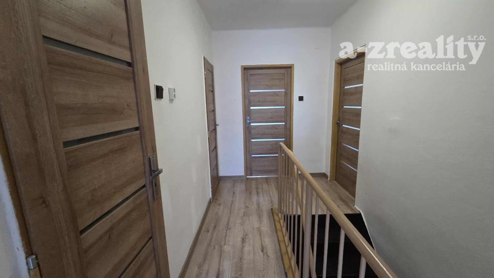 Ponúkame na predaj rodinný dom v Zlatnej na Ostrove