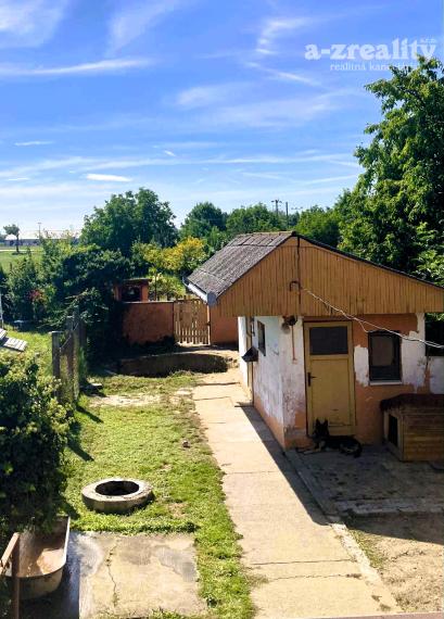 Ponúkame na predaj rodinný dom v Zlatnej na Ostrove