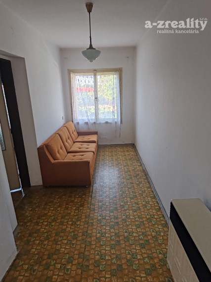 Rodinný dom s garážou na predaj v Marcelovej