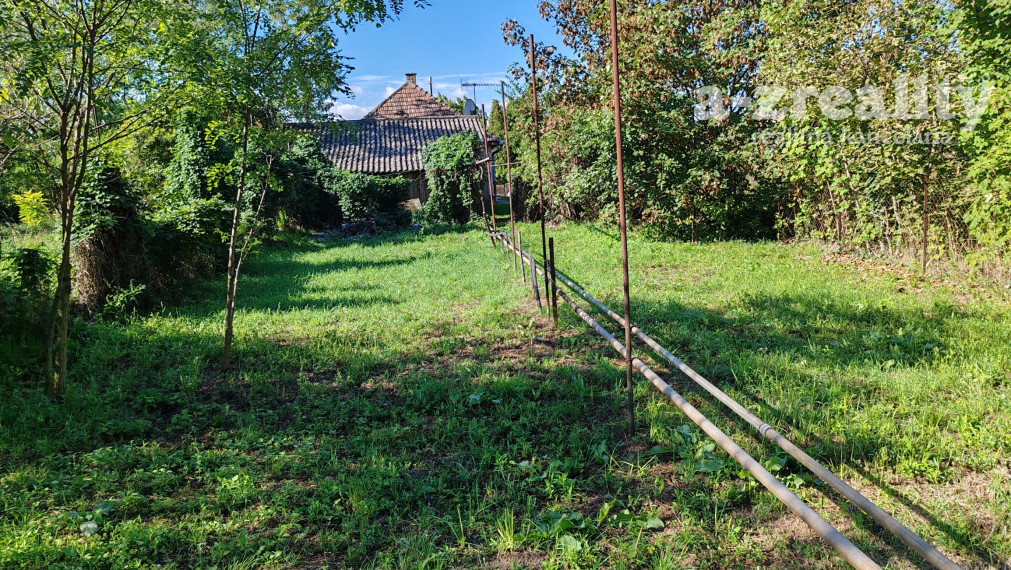 Rodinný dom s garážou na predaj v Marcelovej
