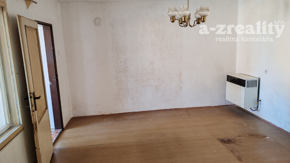 Rodinný dom s garážou na predaj v Marcelovej