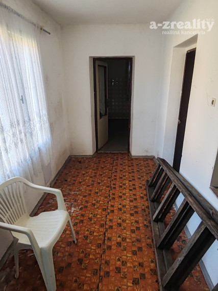 Rodinný dom s garážou na predaj v Marcelovej