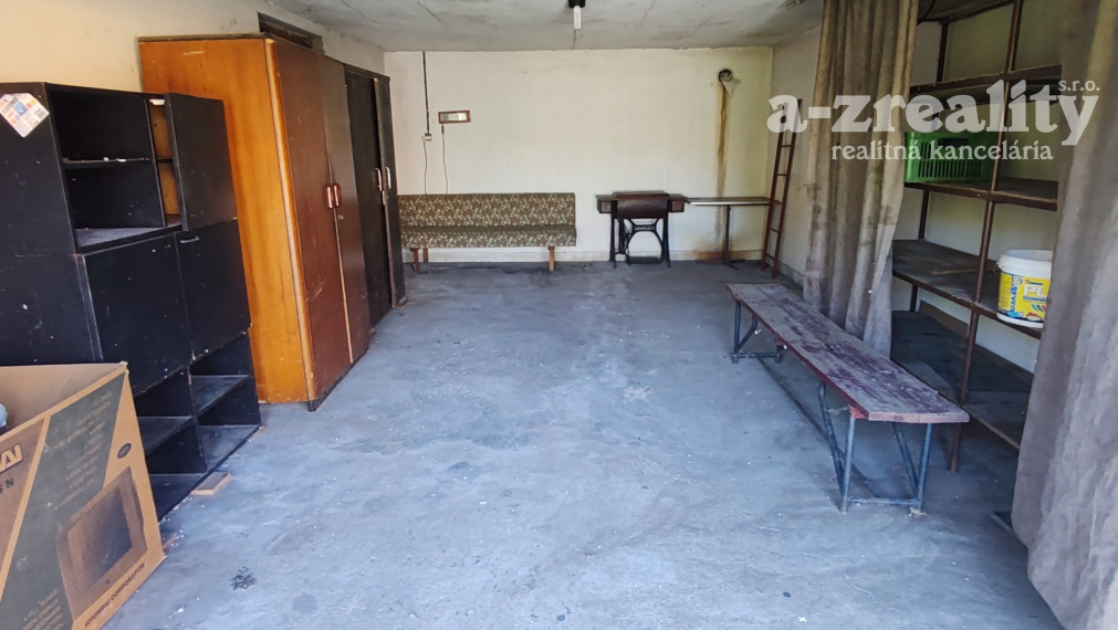 Rodinný dom s garážou na predaj v Marcelovej