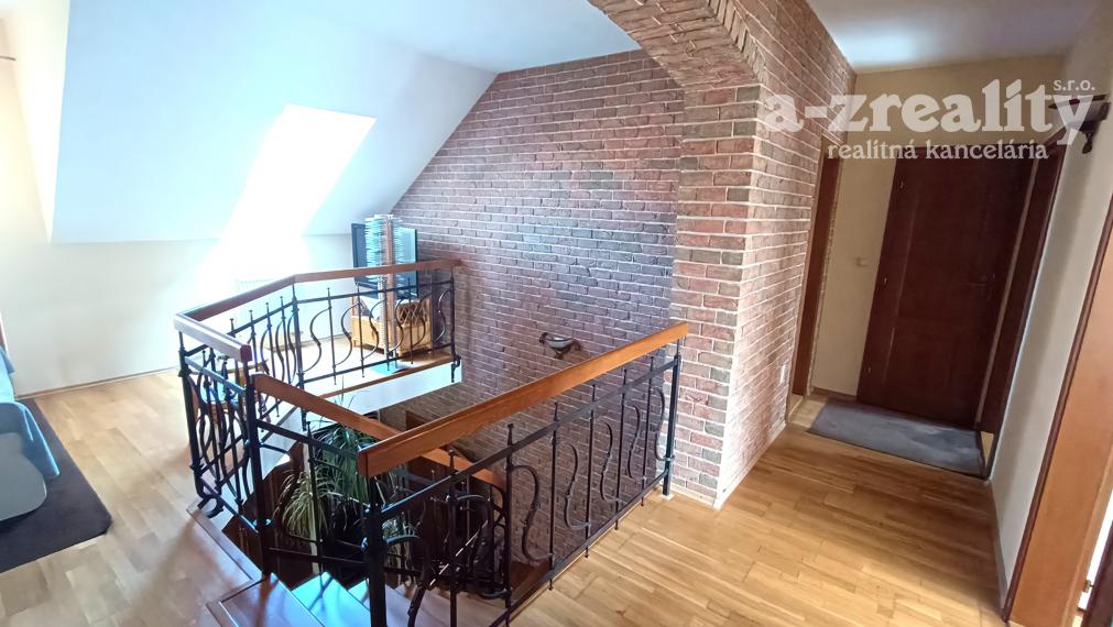 Predaj luxusného rodinného domu v TOP lokalite Nových Zámkov