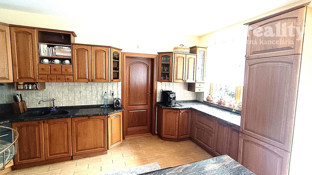 Predaj luxusného rodinného domu v TOP lokalite Nových Zámkov