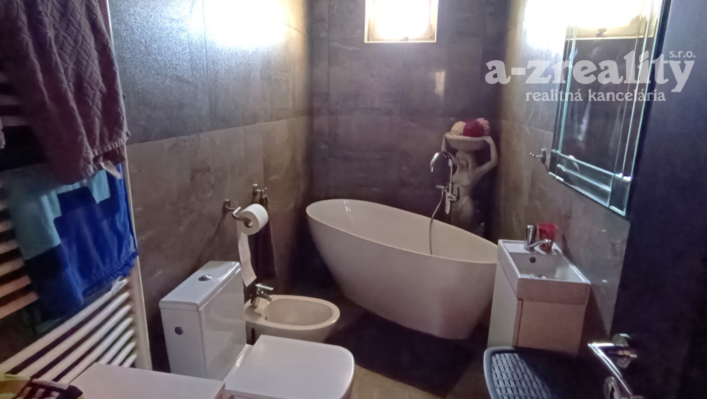 Na predaj štýlový rodinný dom v obci Veľké Ludince