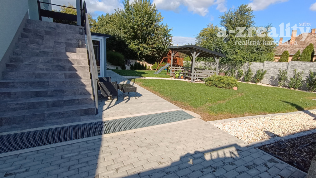 Na predaj štýlový rodinný dom v obci Veľké Ludince