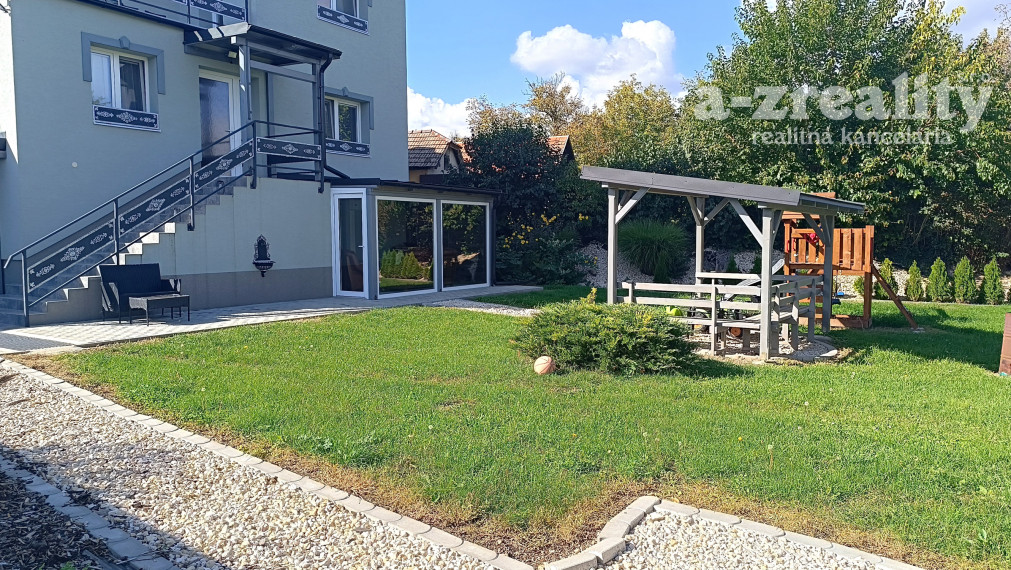 Na predaj štýlový rodinný dom v obci Veľké Ludince