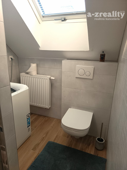 Na prenájom zariadený 1 izb.byt v RD v N.Zámkoch