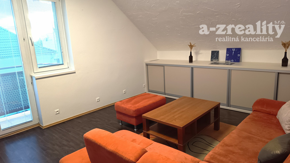 Na prenájom zariadený 1 izb.byt v RD v N.Zámkoch