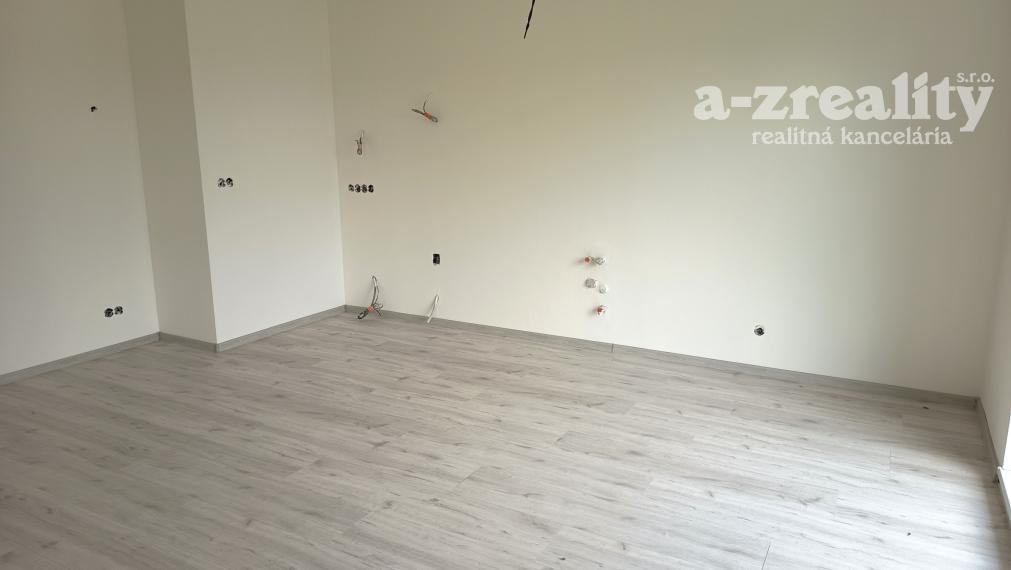 ZNÍŽENÁ CENA - Na predaj 2 novostavby-holodomy v Nesvadoch