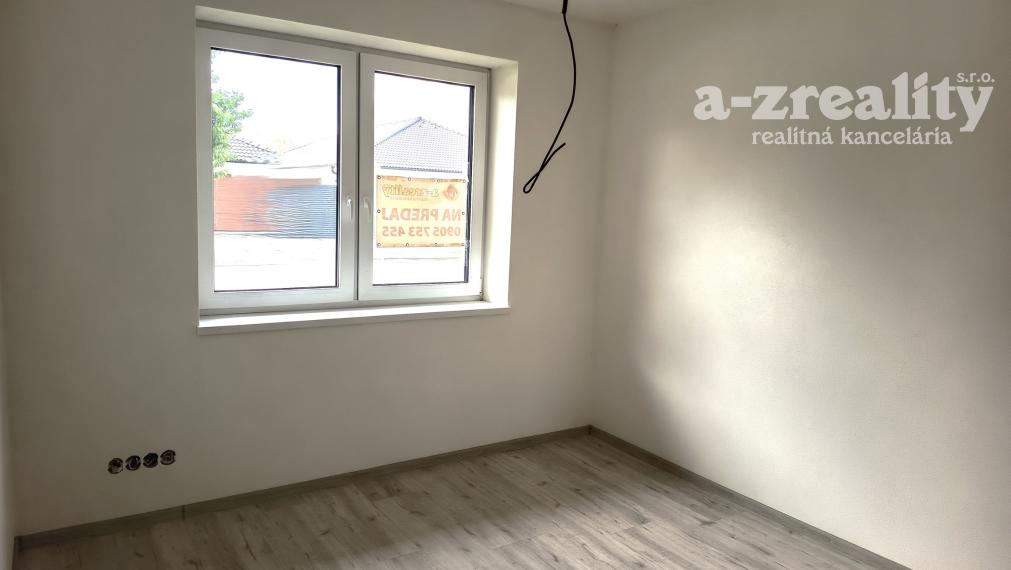 ZNÍŽENÁ CENA - Na predaj 2 novostavby-holodomy v Nesvadoch