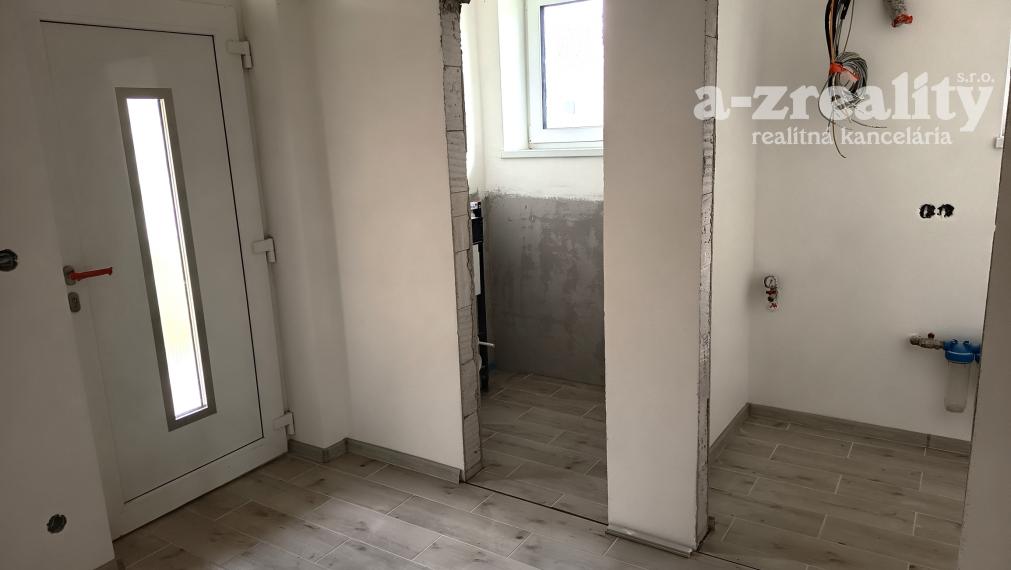 ZNÍŽENÁ CENA - Na predaj 2 novostavby-holodomy v Nesvadoch