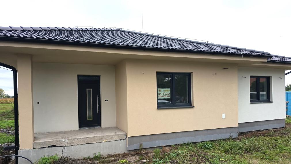 ZNÍŽENÁ CENA - Na predaj 2 novostavby-holodomy v Nesvadoch