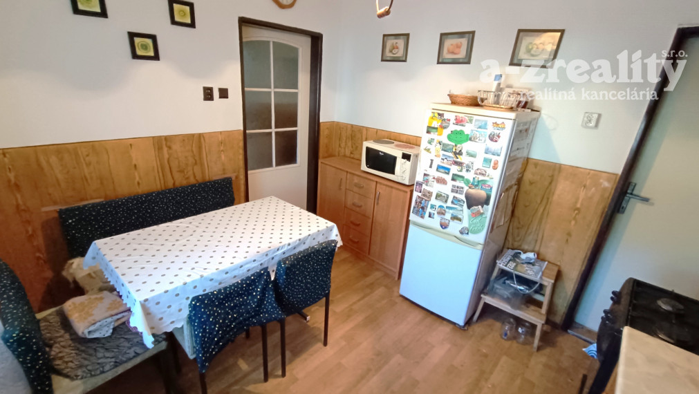 Na prenájom veľký rodinný dom v obci Dvory nad Žitavou