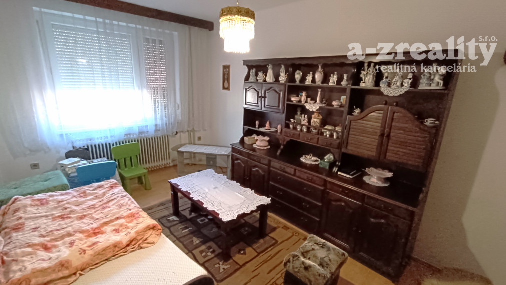 Na prenájom veľký rodinný dom v obci Dvory nad Žitavou