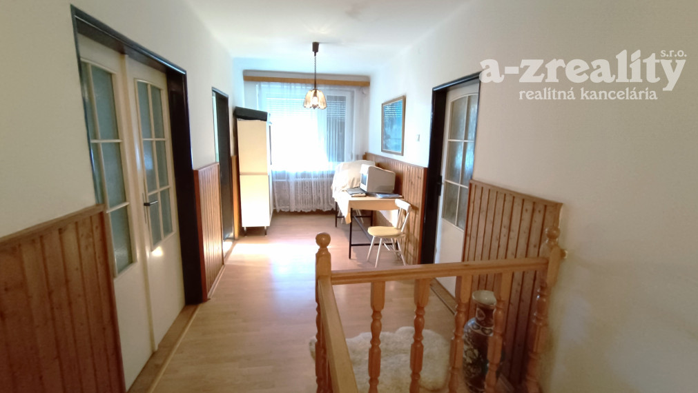 Na prenájom veľký rodinný dom v obci Dvory nad Žitavou