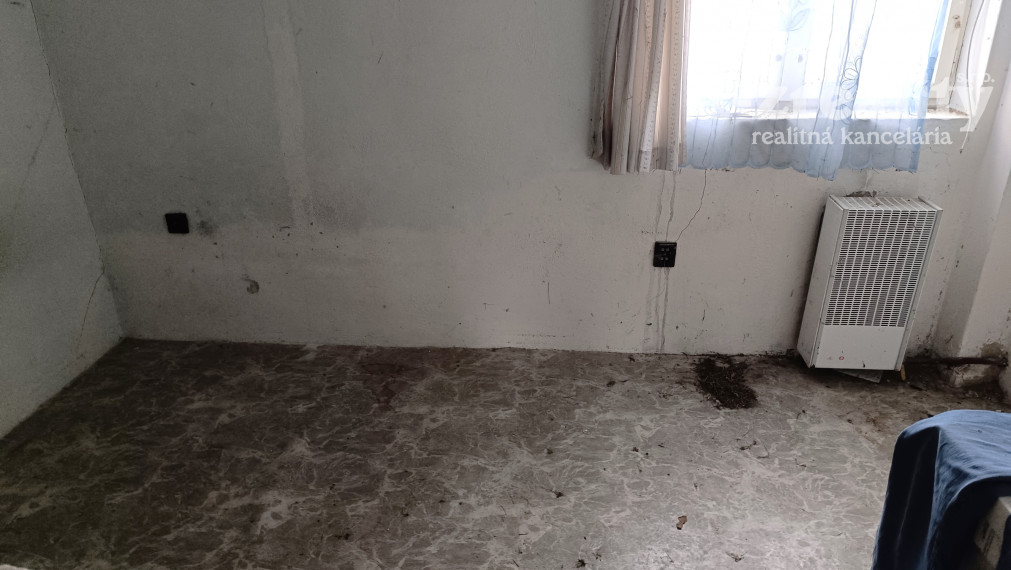 Na predaj starší rodinný dom s podkrovím v obci Gbelce