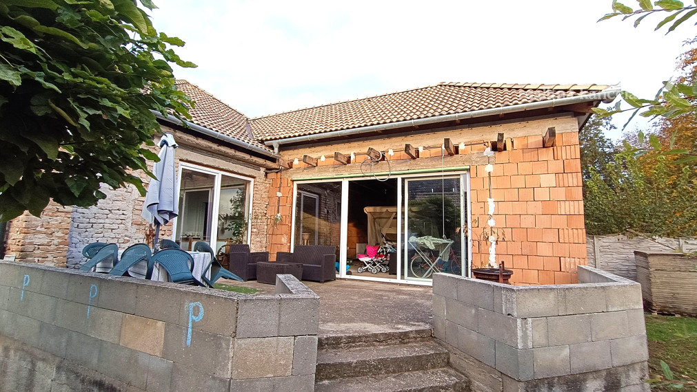 Na predaj čiastočne zrekonštruovaný rodinný dom v Jatove