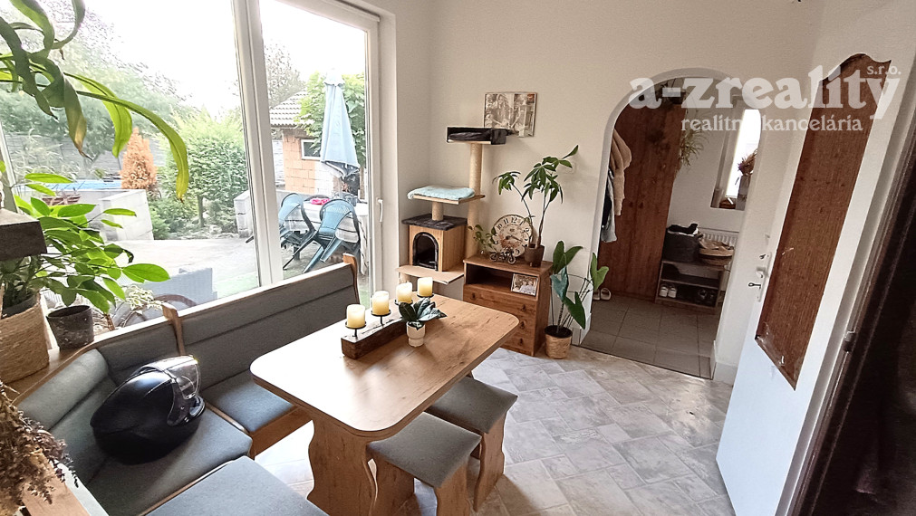 Na predaj čiastočne zrekonštruovaný rodinný dom v Jatove