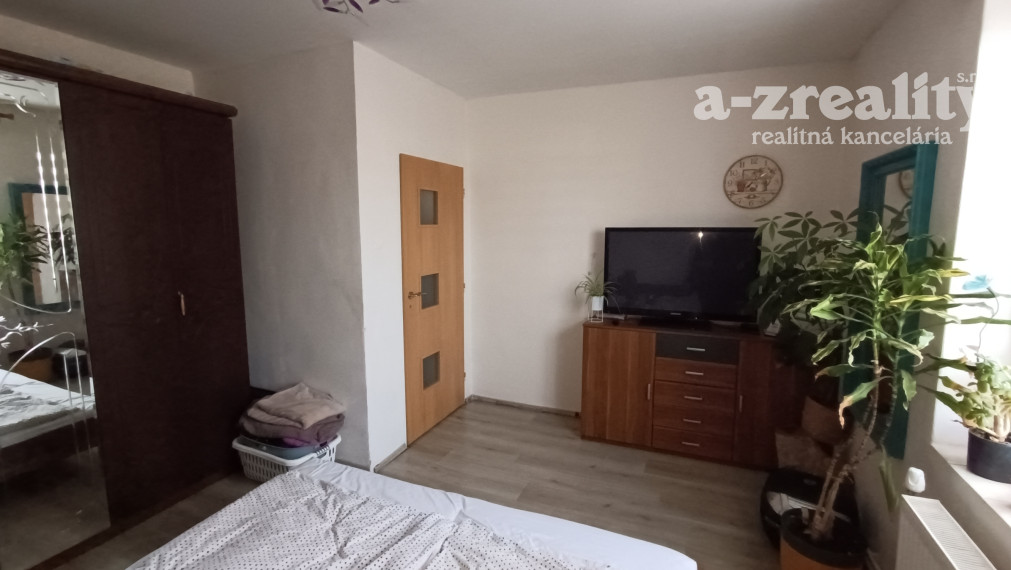 Na predaj čiastočne zrekonštruovaný rodinný dom v Jatove