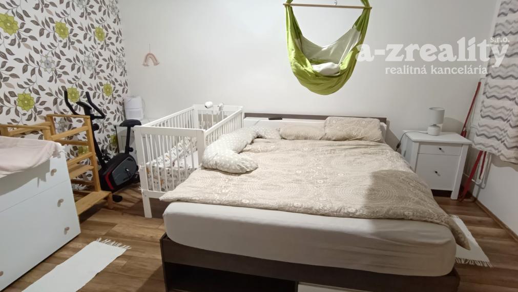 Na predaj zrekonštruovaný 3 izbový byt v Nových Zámkoch