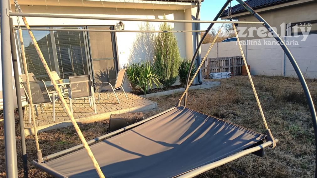 Na predaj moderný 3 izbový rodinný dom v Hurbanove