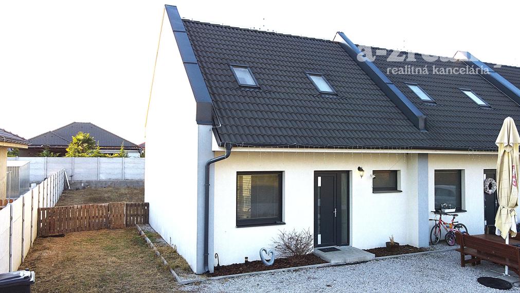 Na predaj moderný 3 izbový rodinný dom v Hurbanove