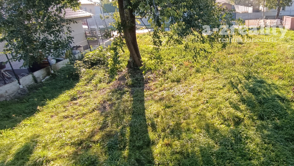 Na predaj pozemok s jazierkom v Tvrdošovciach