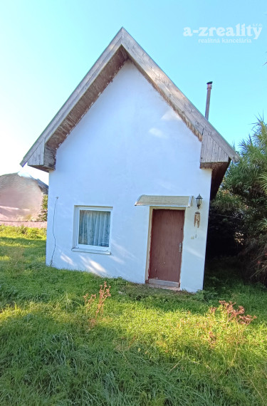 Na predaj pozemok s jazierkom v Tvrdošovciach