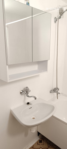 Prenájom 2 izbového bytu na sídlisku JUH v Nových Zámkoch,