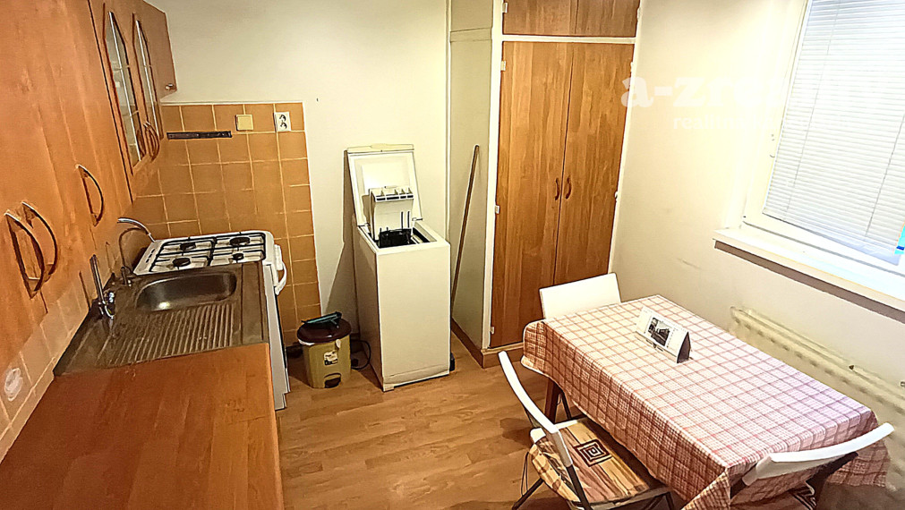 Prenájom 2 izbového bytu na prednádraží v Nových Zámkoch.