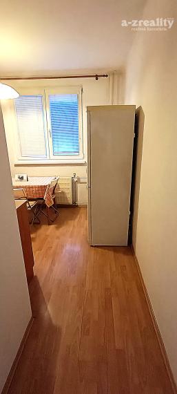 Prenájom 2 izbového bytu na prednádraží v Nových Zámkoch.