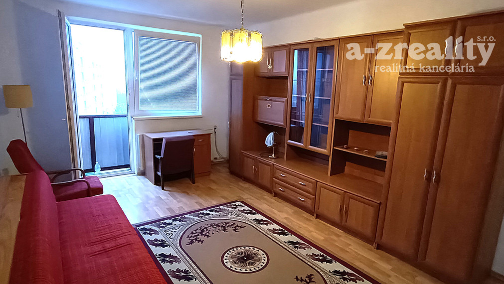 Prenájom 2 izbového bytu na prednádraží v Nových Zámkoch.