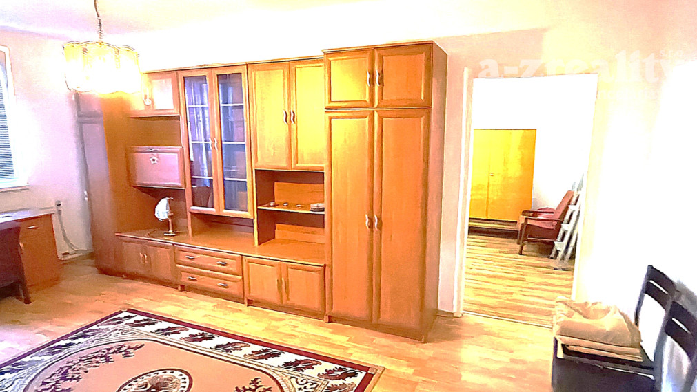 Prenájom 2 izbového bytu na prednádraží v Nových Zámkoch.