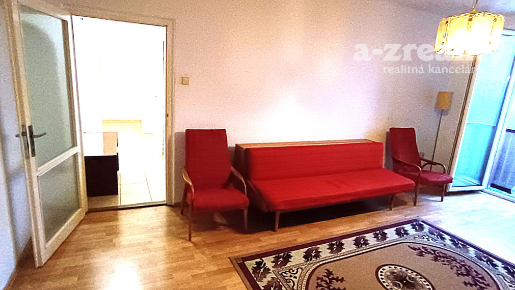 Prenájom 2 izbového bytu na prednádraží v Nových Zámkoch.