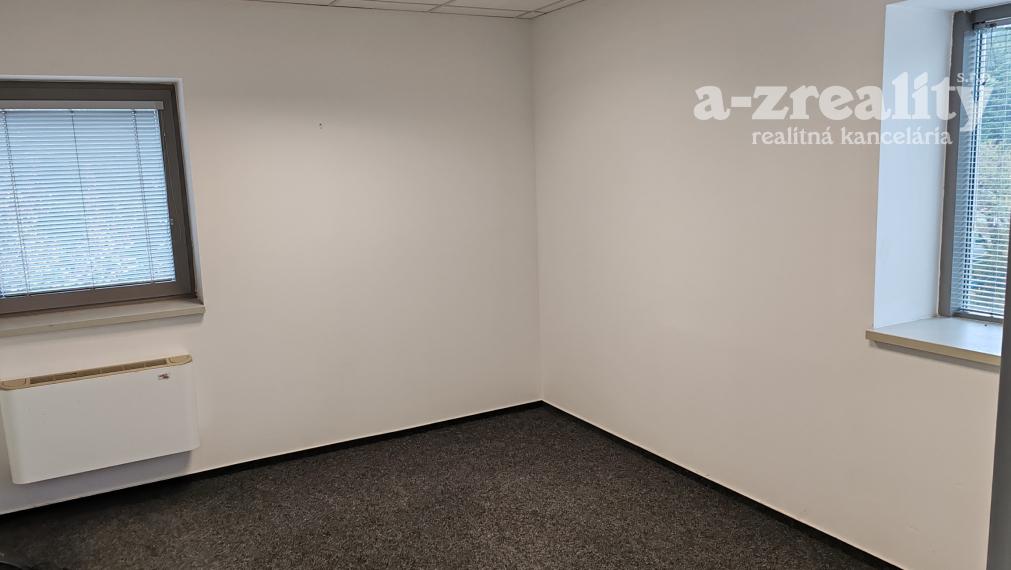 Väčšia kancelária na prenájom v Komárne