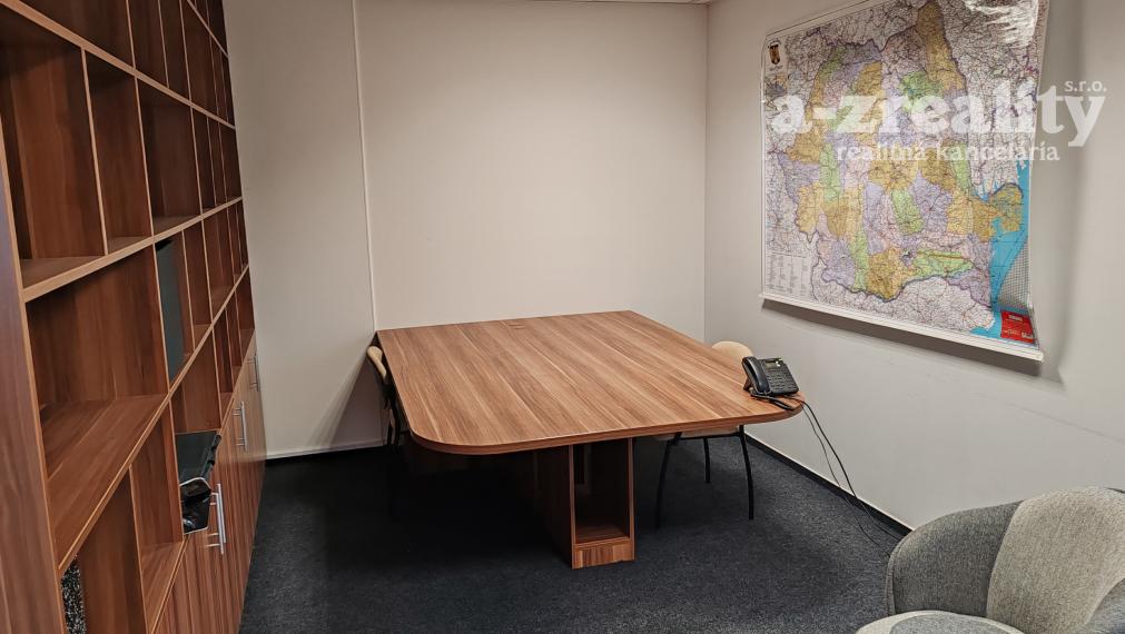 Pekná kancelária na prenájom v Komárne