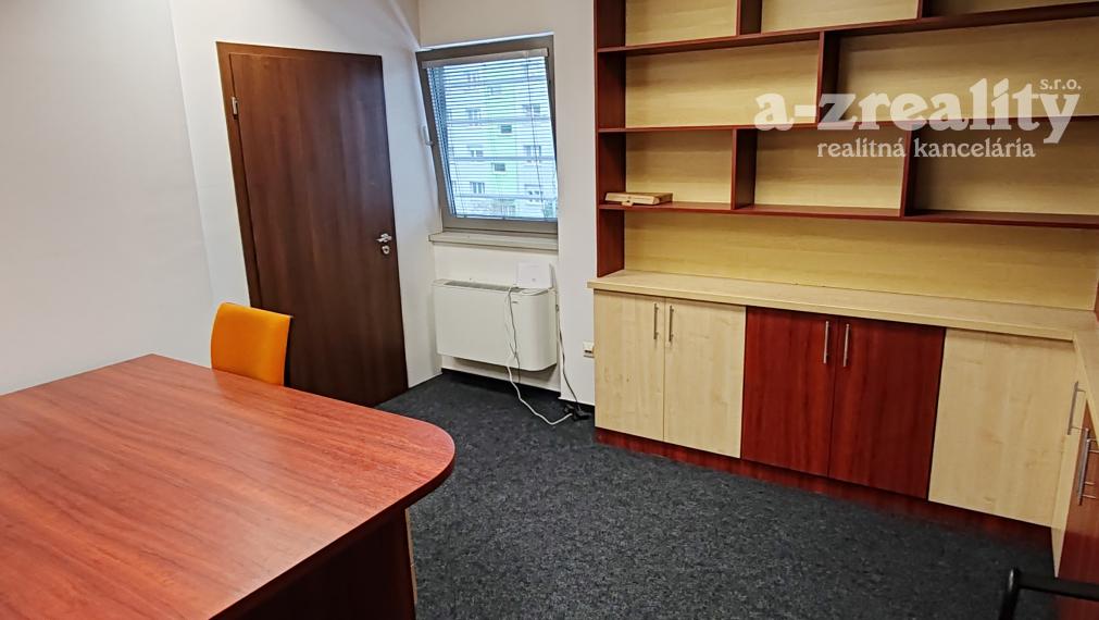 Pekná kancelária na prenájom v Komárne