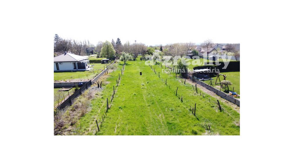 Pozemok vhodný na výstavbu na predaj v obci Šrobárová