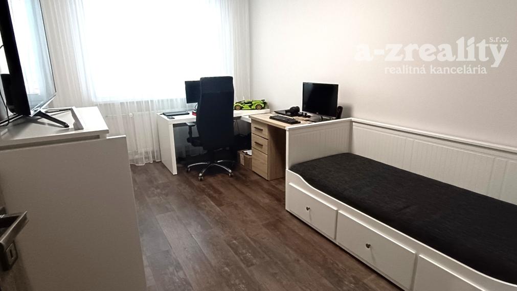 Na predaj zrekonštruovaný veľký 3 izbový byt v Nových Zámkoch