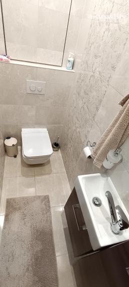 Na predaj zrekonštruovaný veľký 3 izbový byt v Nových Zámkoch